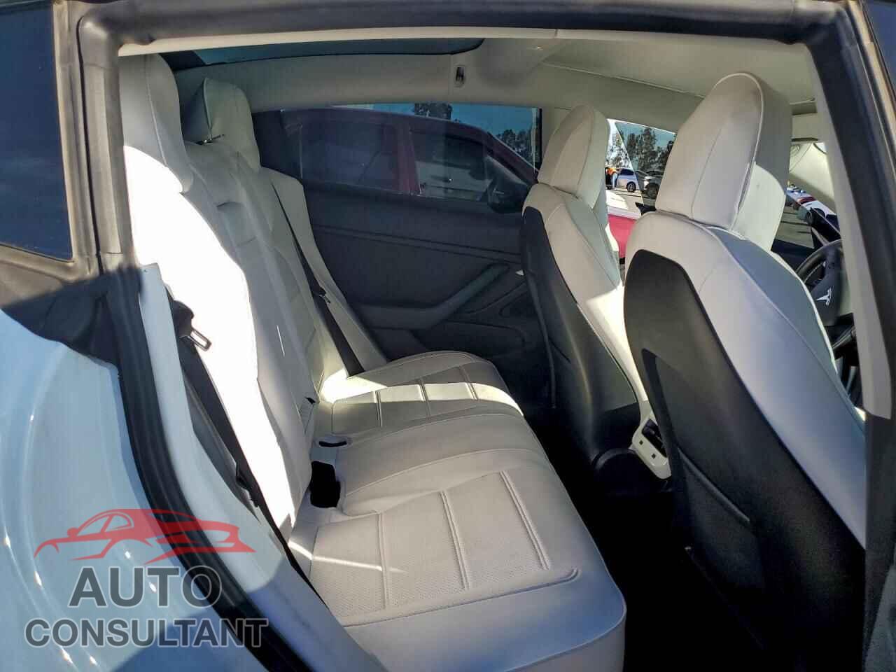 TESLA MODEL 3 2019 - 5YJ3E1EB6KF150486