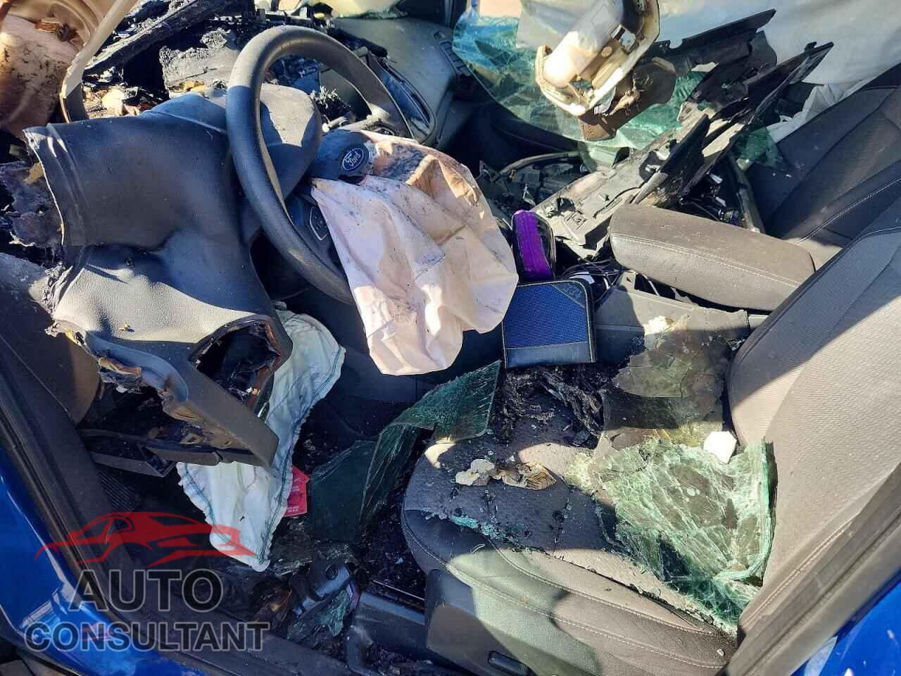 FORD ESCAPE 2017 - 1FMCU0GD5HUF04666