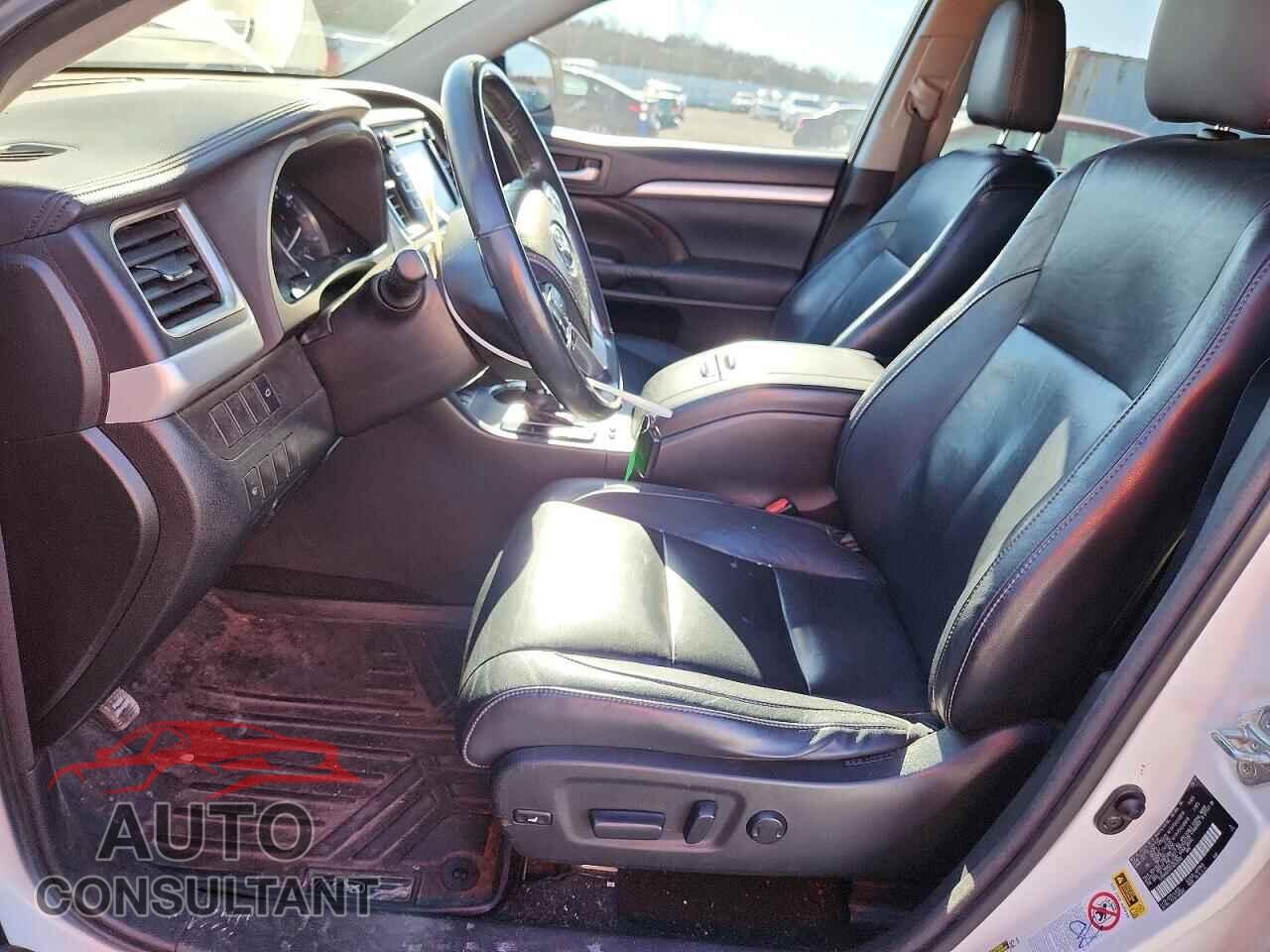 TOYOTA HIGHLANDER 2015 - 5TDKKRFH5FS042500