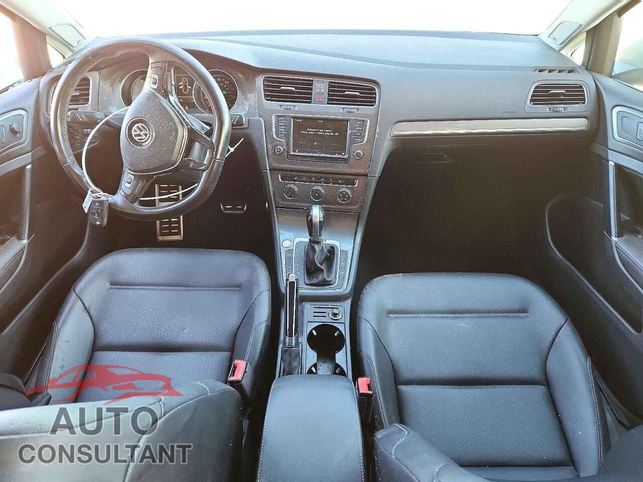 VOLKSWAGEN GOLF 2017 - 3VWH17AUXHM513191