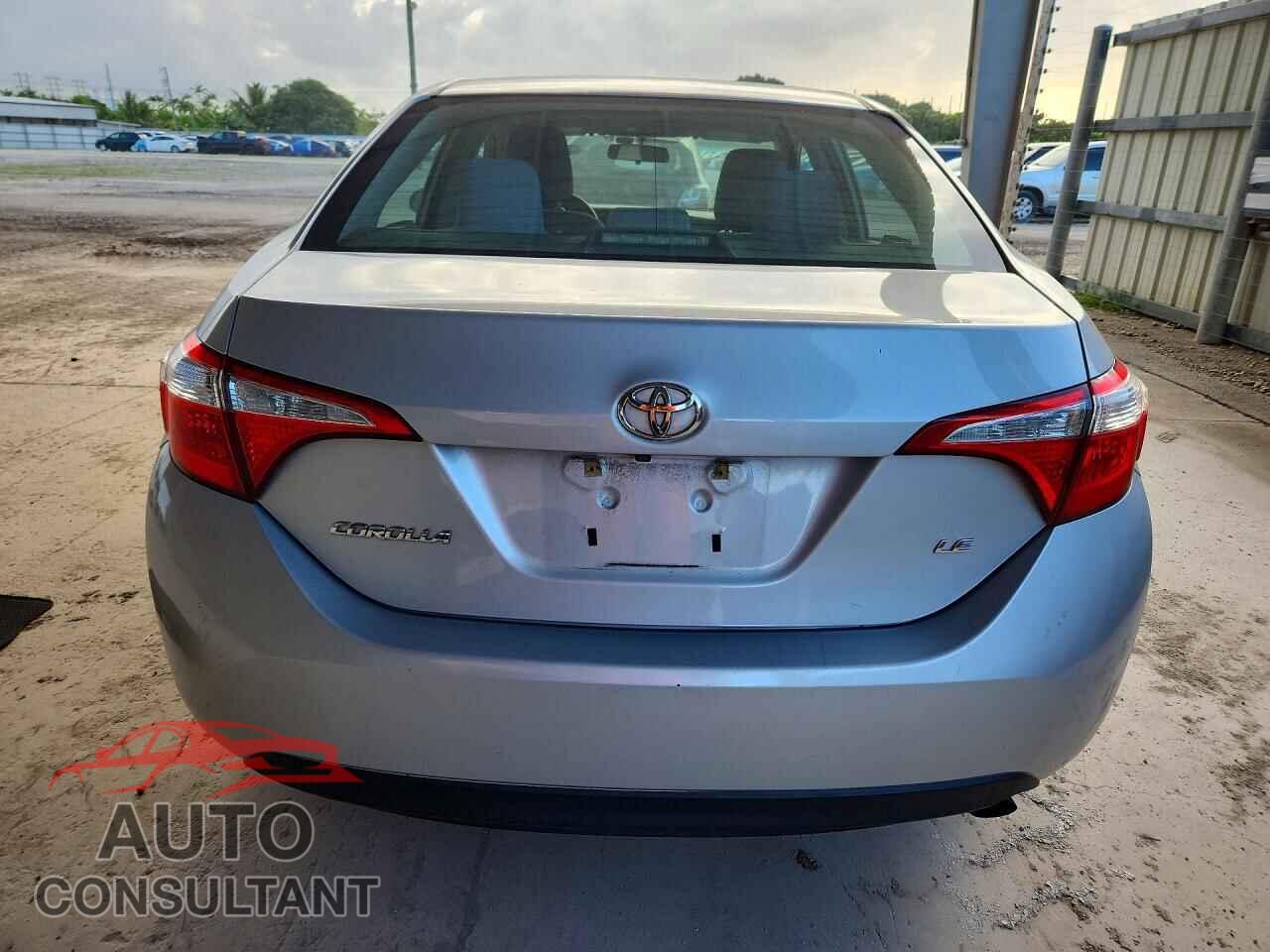 TOYOTA COROLLA 2015 - 2T1BURHEXFC371179