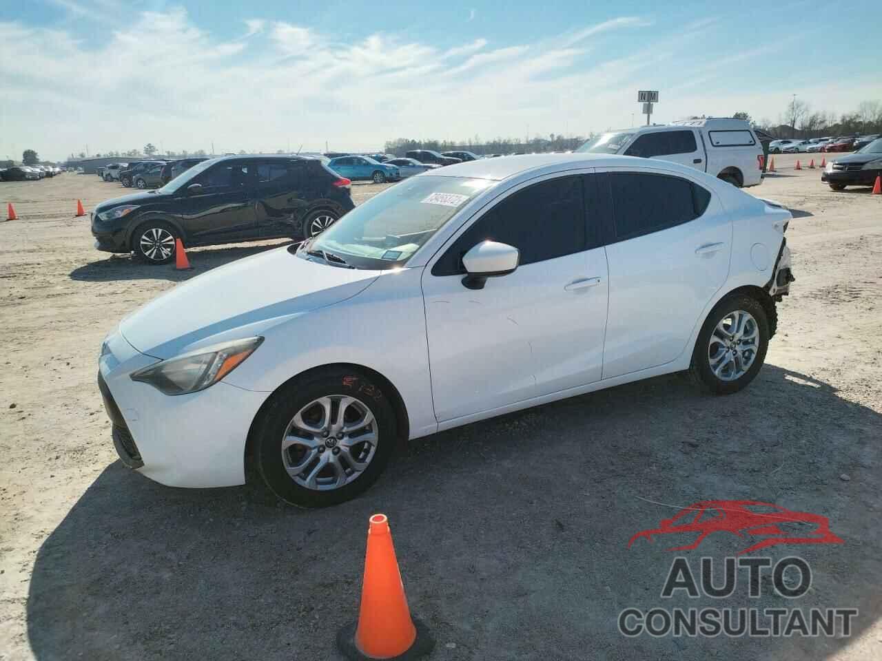 TOYOTA YARIS 2018 - 3MYDLBYV9JY307955