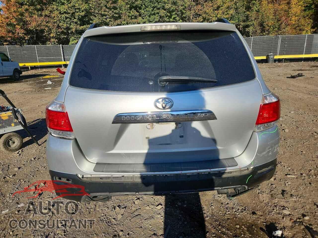 TOYOTA HIGHLANDER 2013 - 5TDYK3EH8DS100427