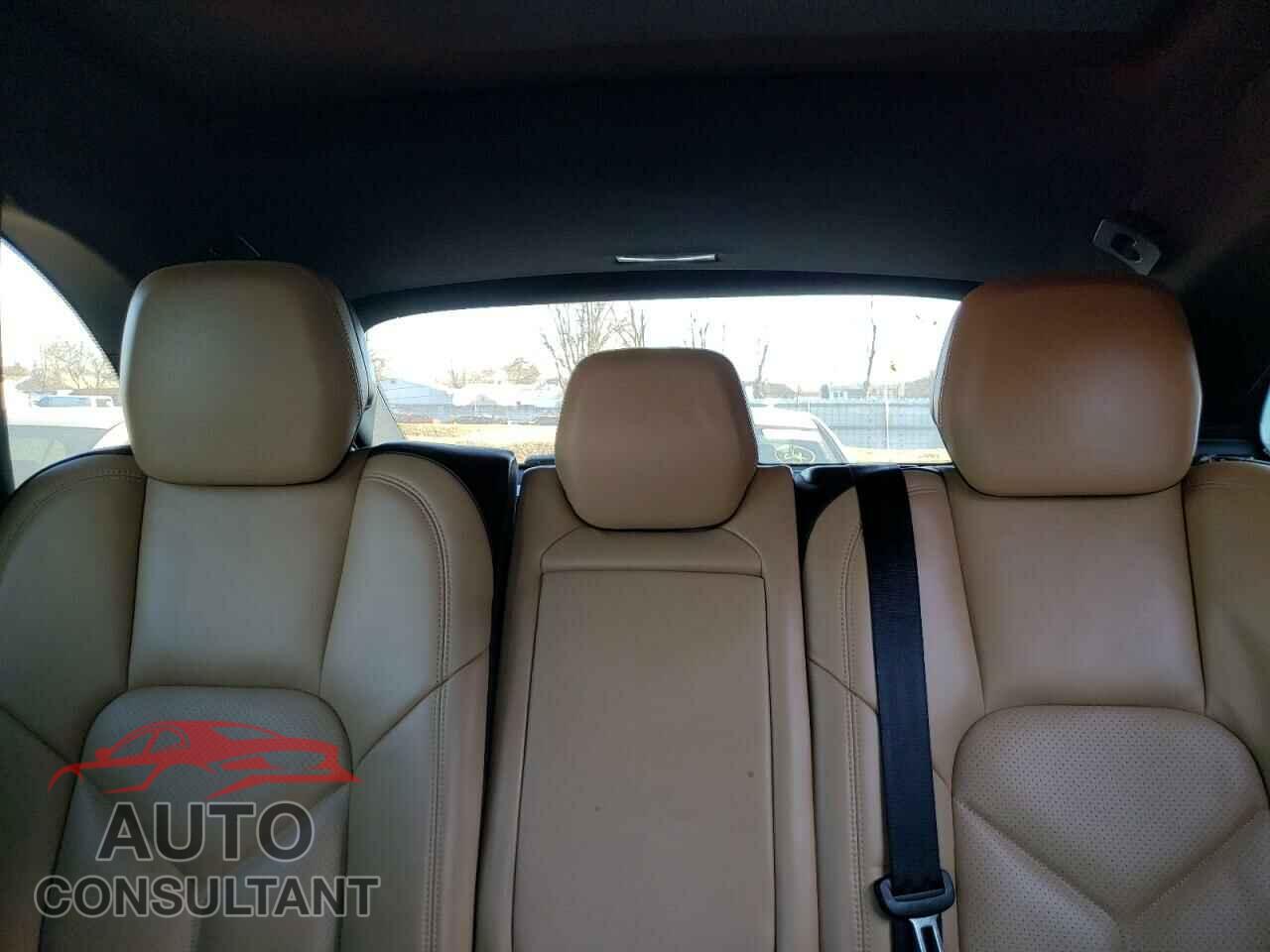 PORSCHE CAYENNE 2016 - WP1AA2A22GKA38243