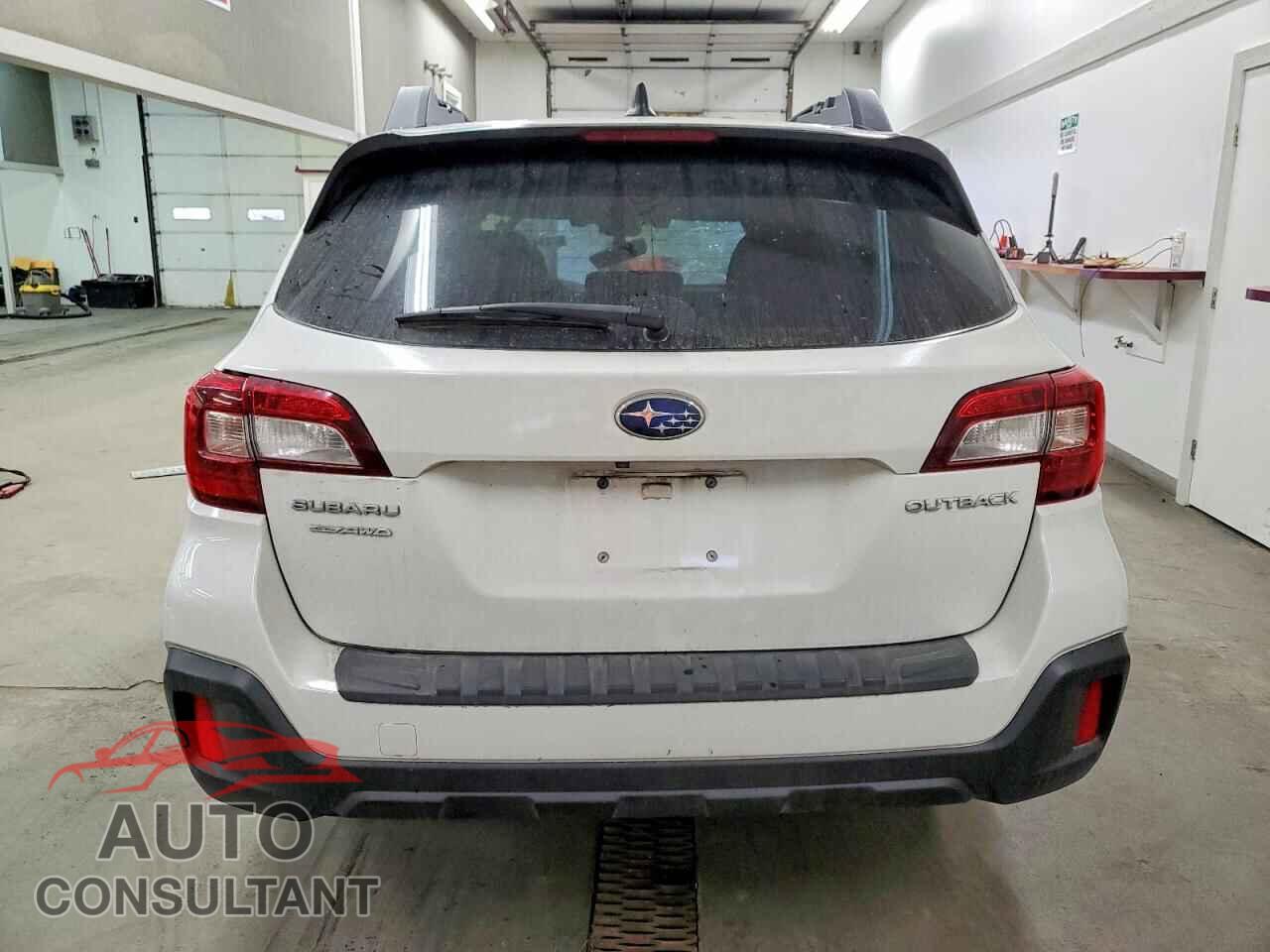 SUBARU OUTBACK 2018 - 4S4BSAFC5J3200457