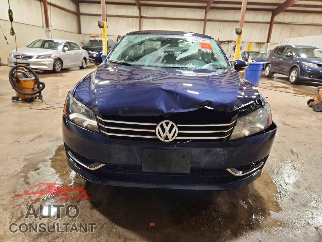 VOLKSWAGEN PASSAT 2012 - 1VWBP7A32CC088183