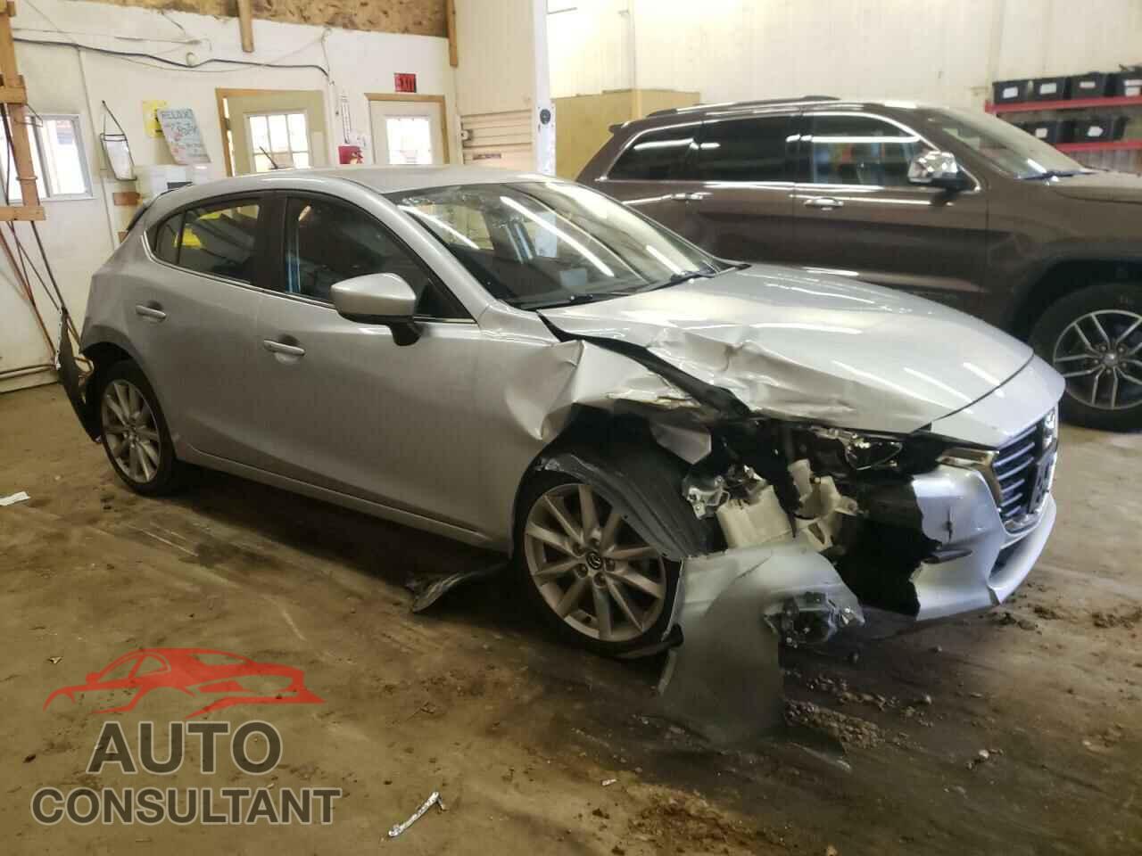 MAZDA 3 2017 - 3MZBN1L76HM140357