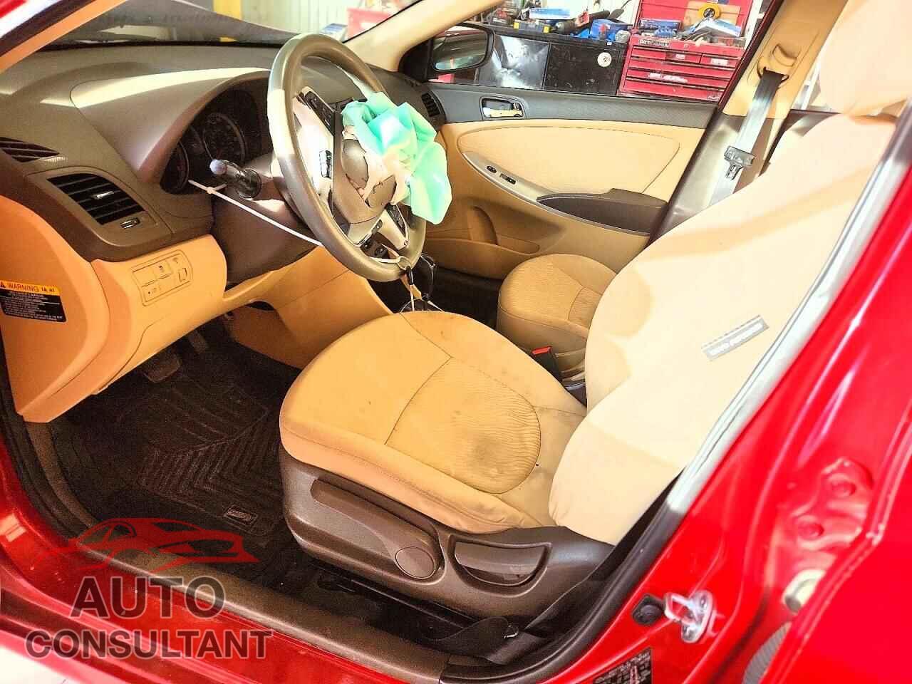 HYUNDAI ACCENT 2013 - KMHCU4AE8DU284054