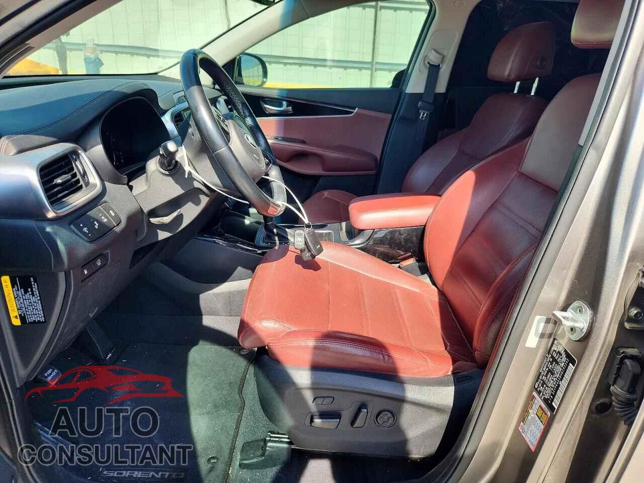 KIA SORENTO 2017 - 5XYPK4A58HG232202