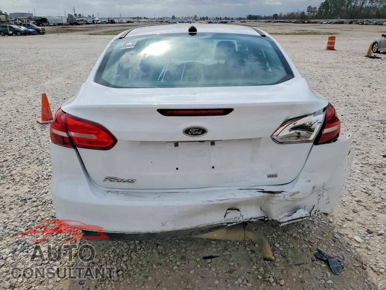 FORD FOCUS 2017 - 1FADP3F21HL347537