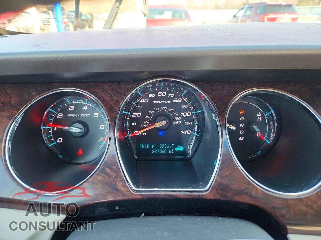 FORD TAURUS 2011 - 1FAHP2EW8BG169609