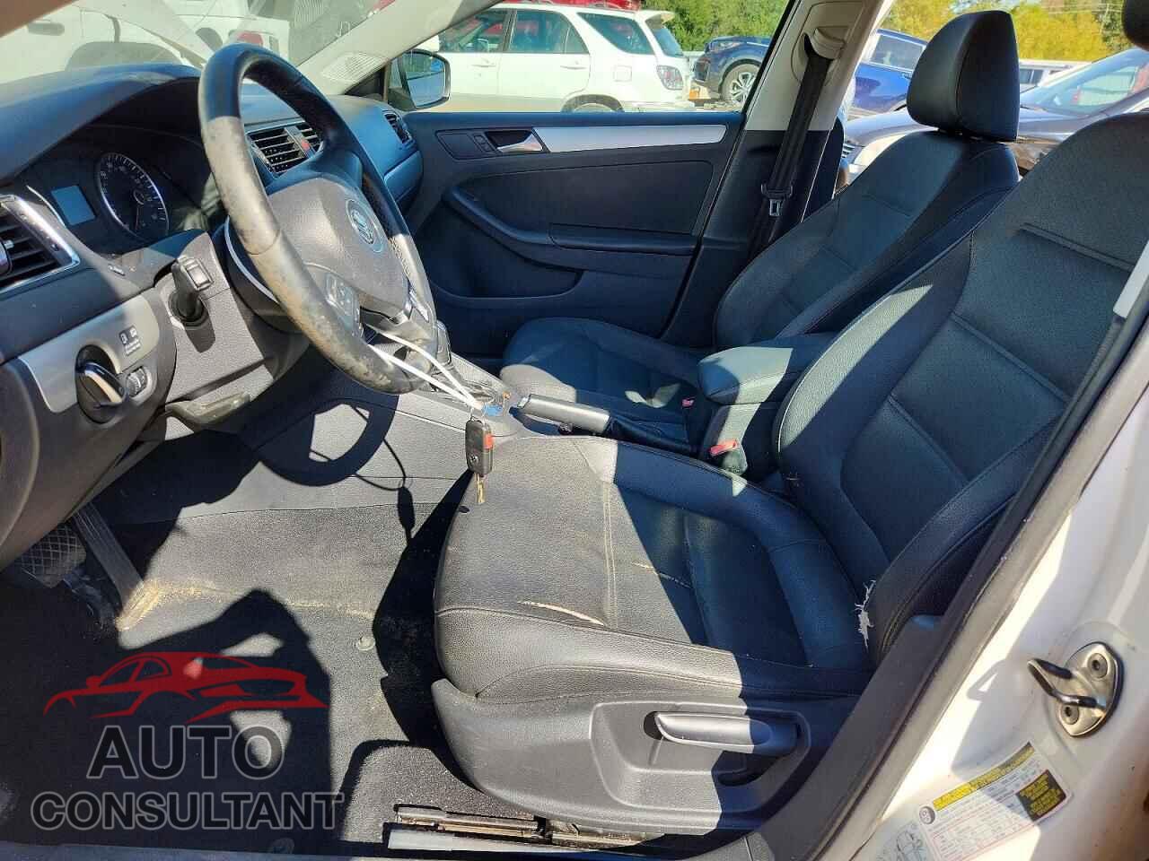 VOLKSWAGEN JETTA 2012 - 3VWLL7AJ8CM400536