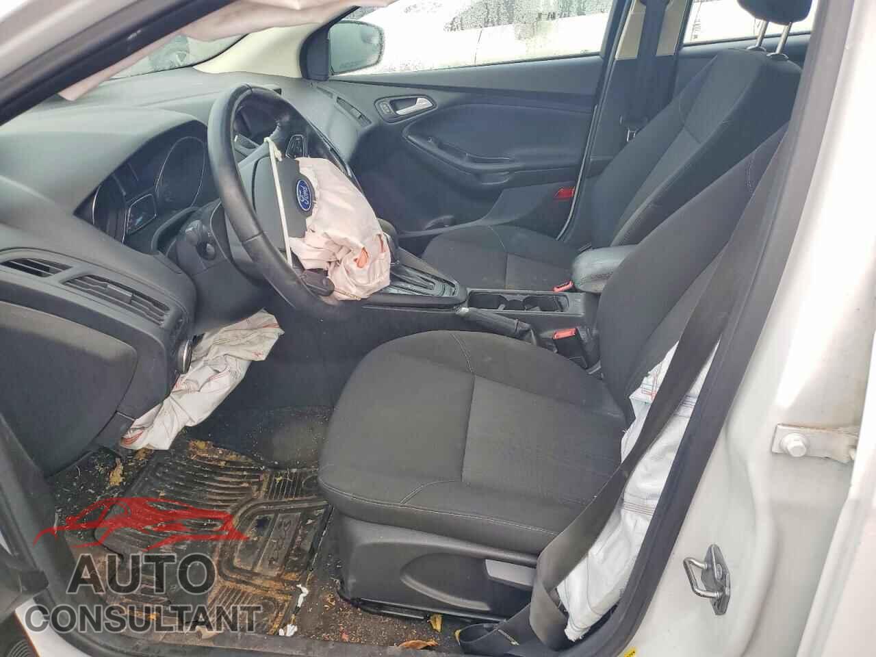 FORD FOCUS 2018 - 1FADP3F26JL210292