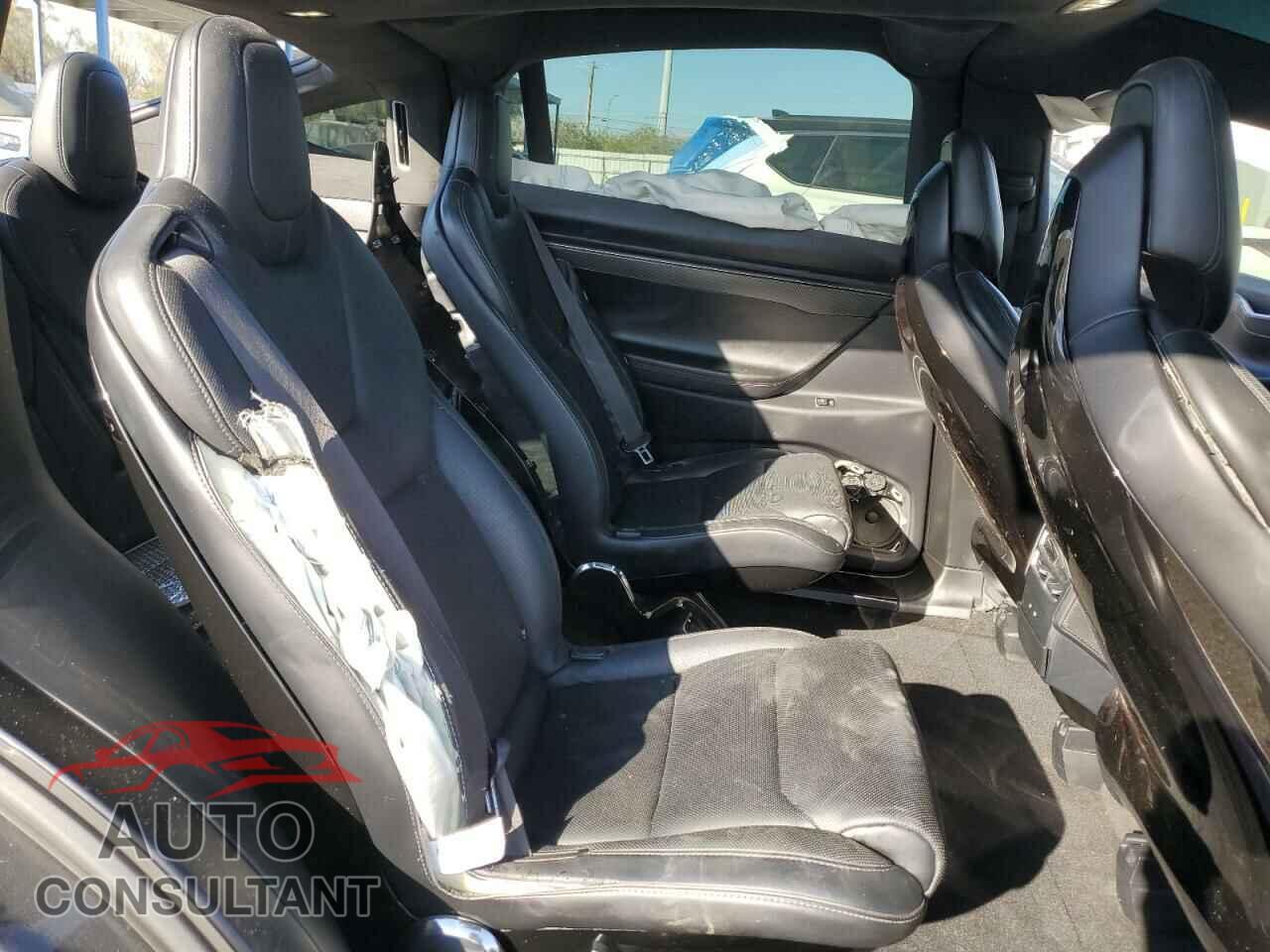 TESLA MODEL X 2016 - 5YJXCBE2XGF006623
