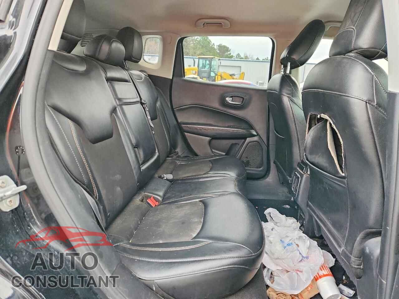 JEEP COMPASS 2018 - 3C4NJCBB2JT240853