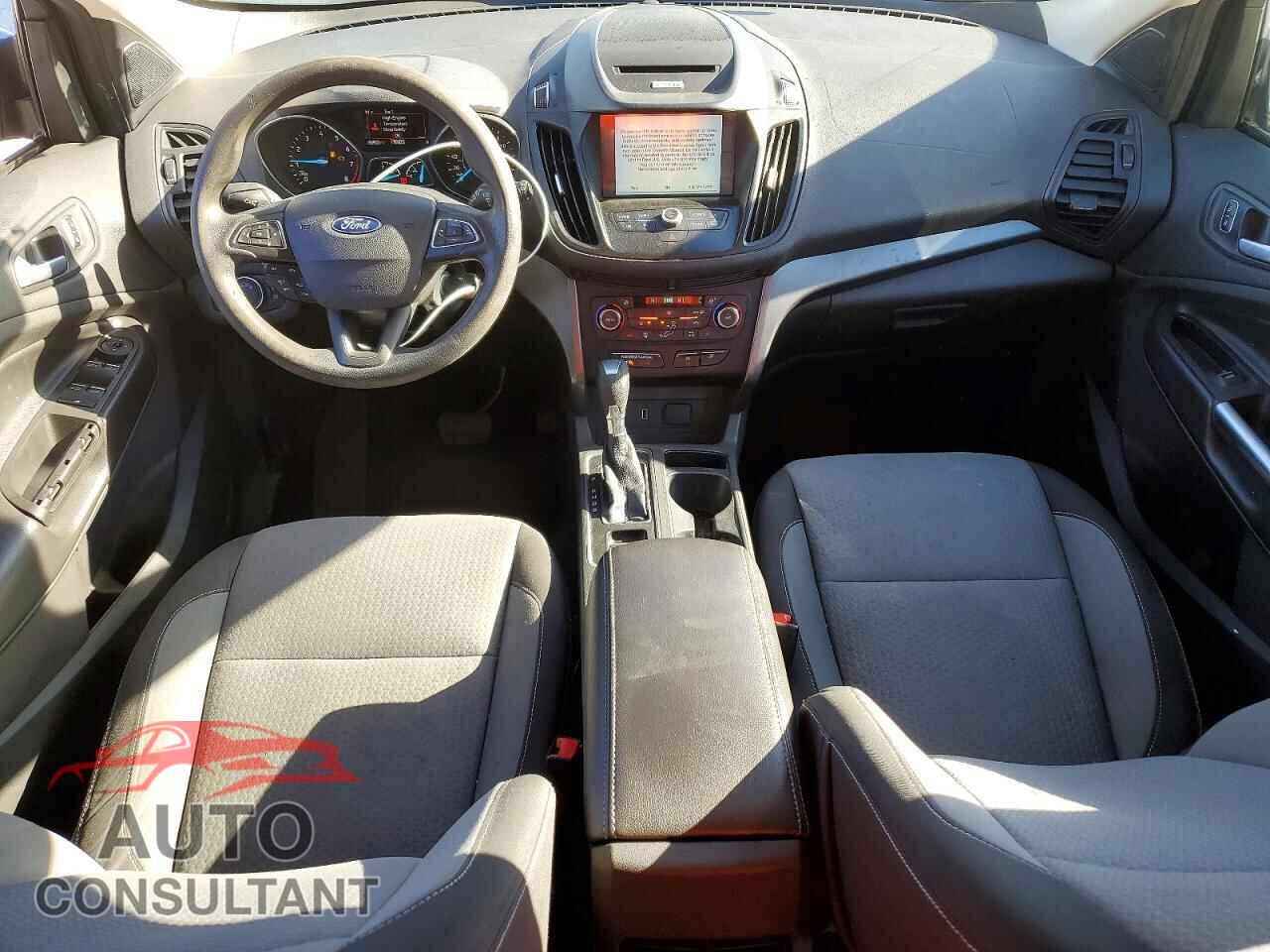 FORD ESCAPE 2017 - 1FMCU9GD2HUD00248