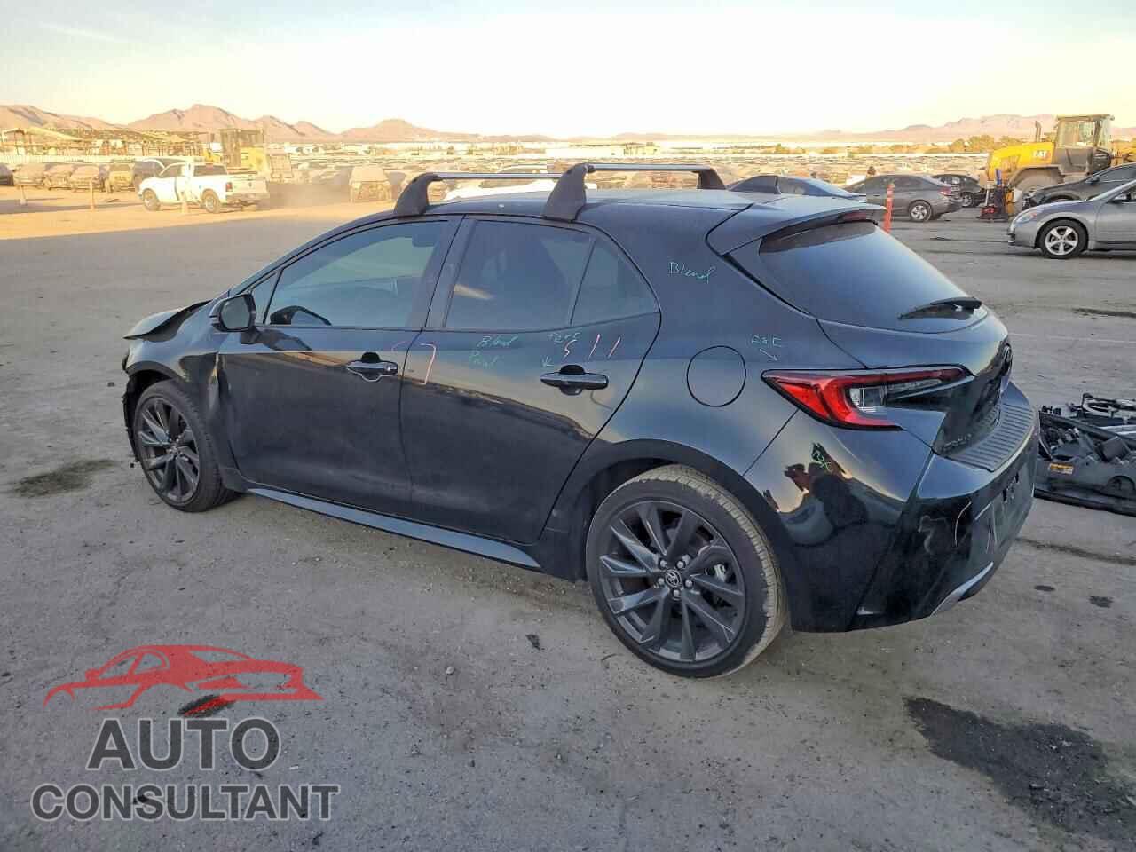 TOYOTA COROLLA 2024 - JTNC4MBE4R3230570