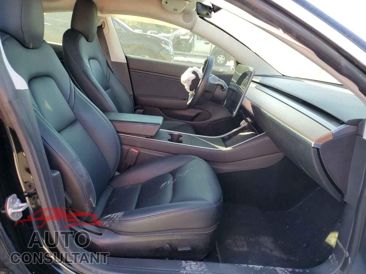 TESLA MODEL 3 2019 - 5YJ3E1EA5KF304676