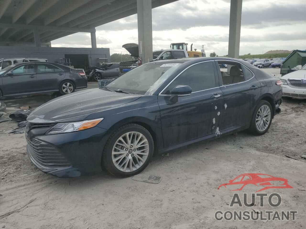 TOYOTA CAMRY 2019 - 4T1B11HK6KU719634