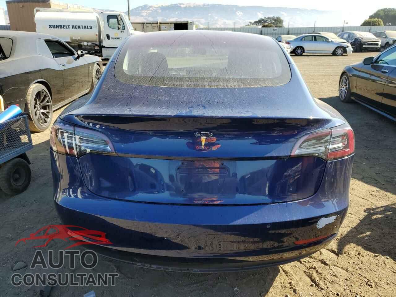 TESLA MODEL 3 2018 - 5YJ3E1EA8JF013152