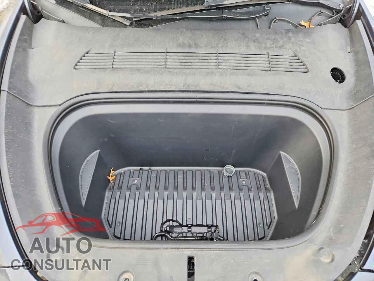TESLA MODEL Y 2023 - 7SAYGDEF7PF762646