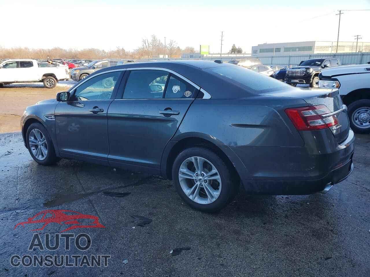 FORD TAURUS 2018 - 1FAHP2E83JG123038