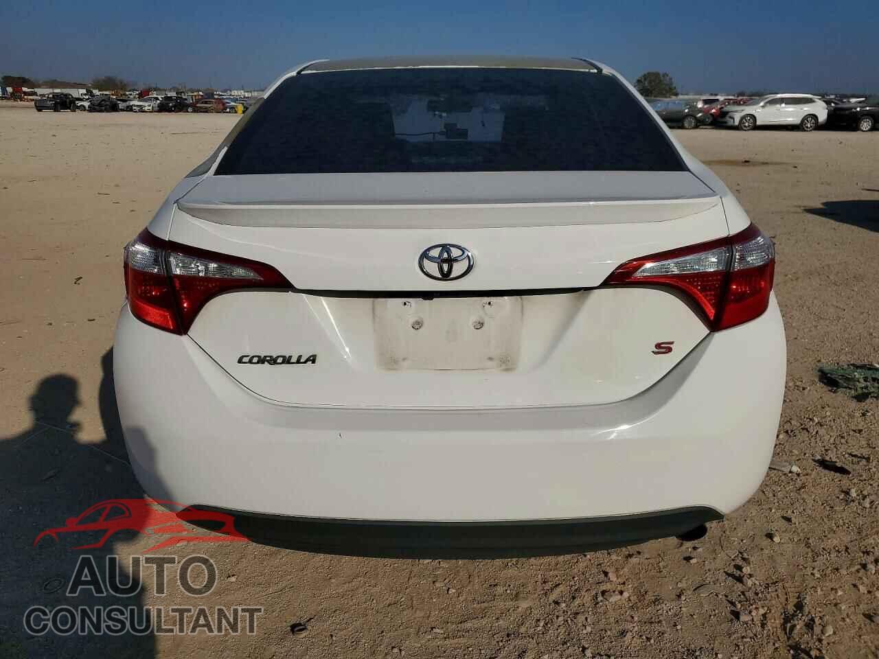 TOYOTA COROLLA 2015 - 5YFBURHE4FP291389