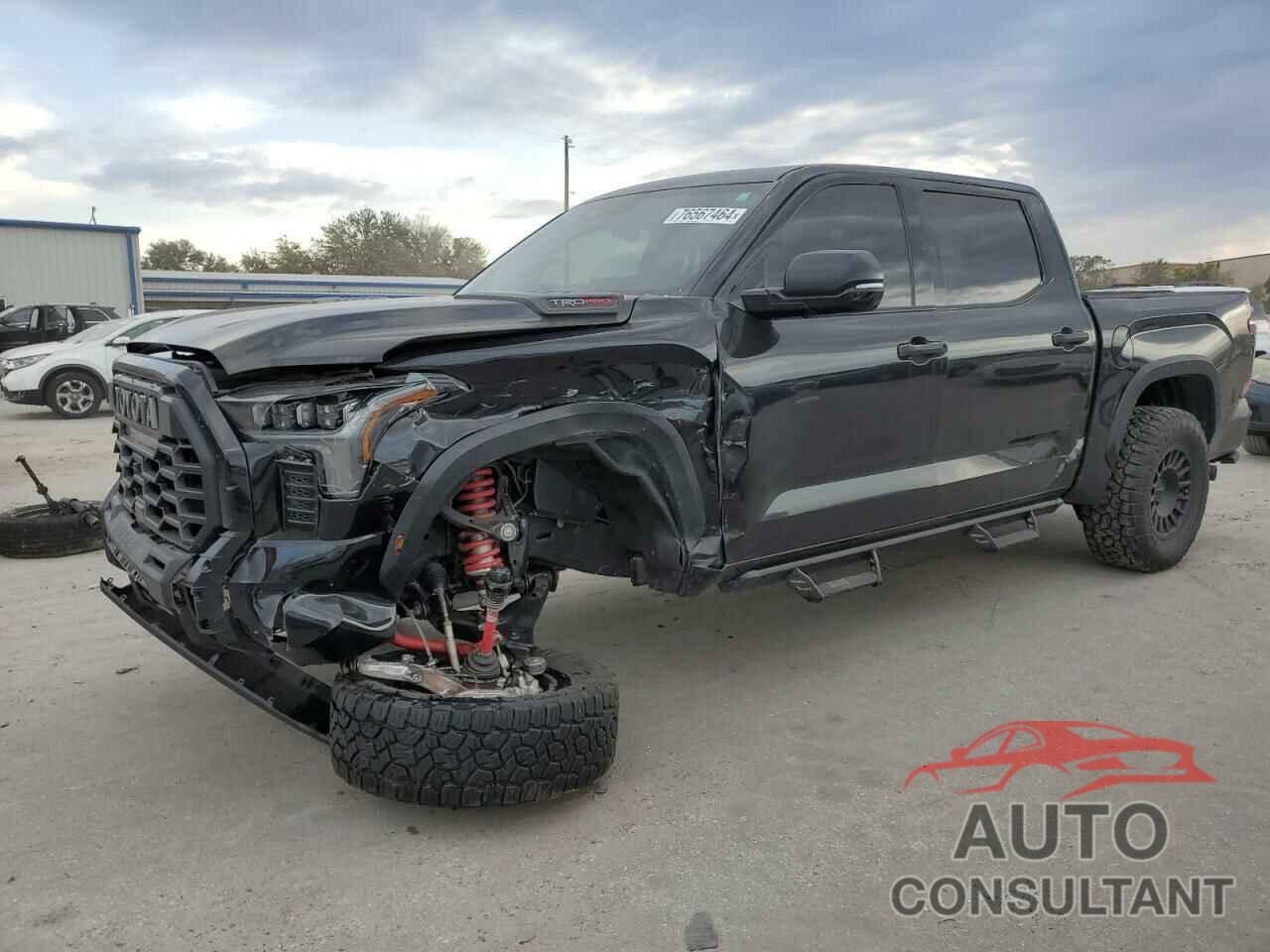 TOYOTA TUNDRA 2023 - 5TFPC5DB3PX018282