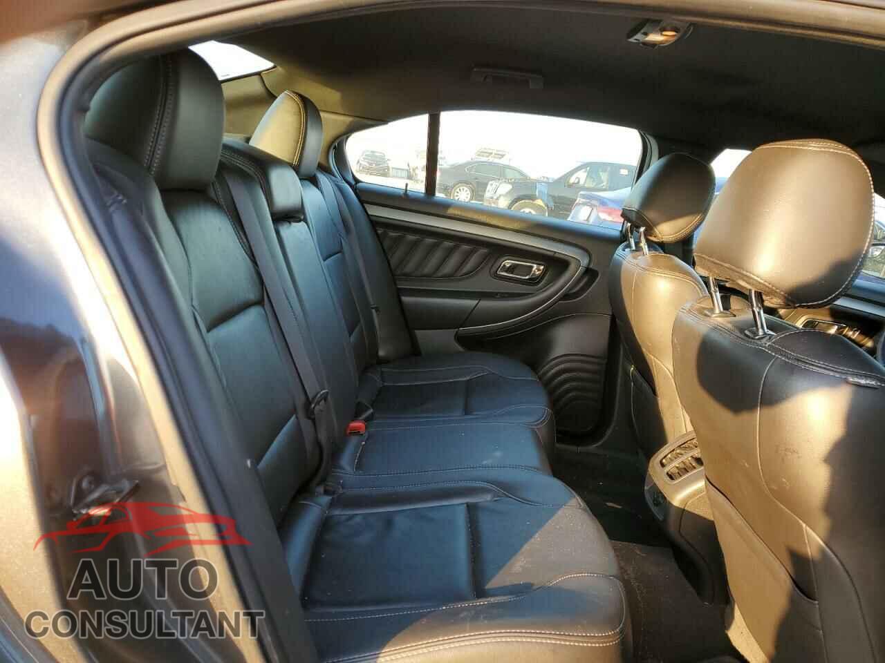 FORD TAURUS 2019 - 1FAHP2E84KG100630