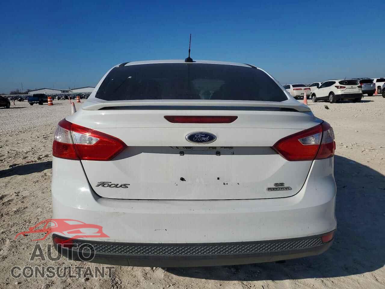 FORD FOCUS 2014 - 1FADP3F27EL272855