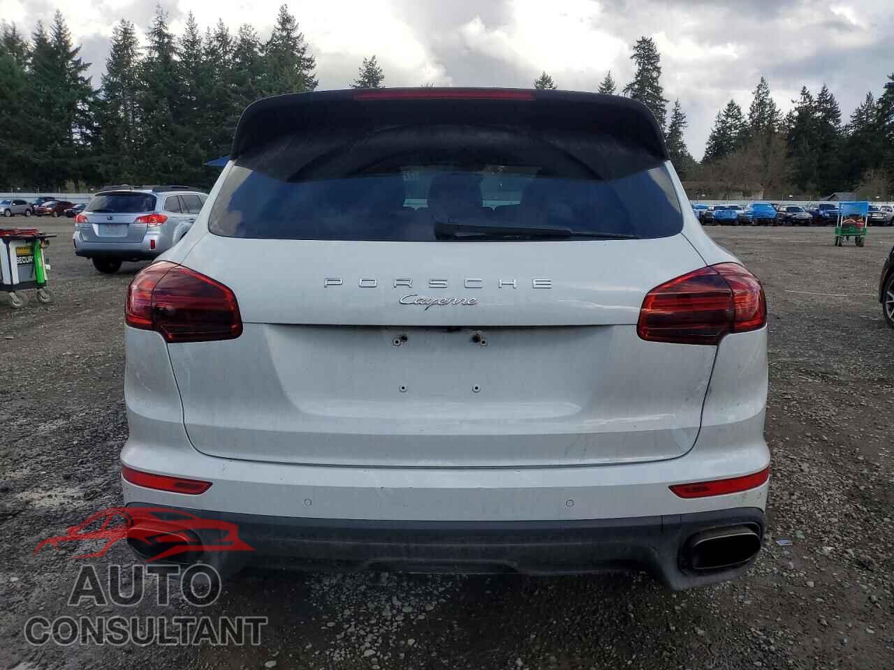PORSCHE CAYENNE 2016 - WP1AA2A21GLA10086