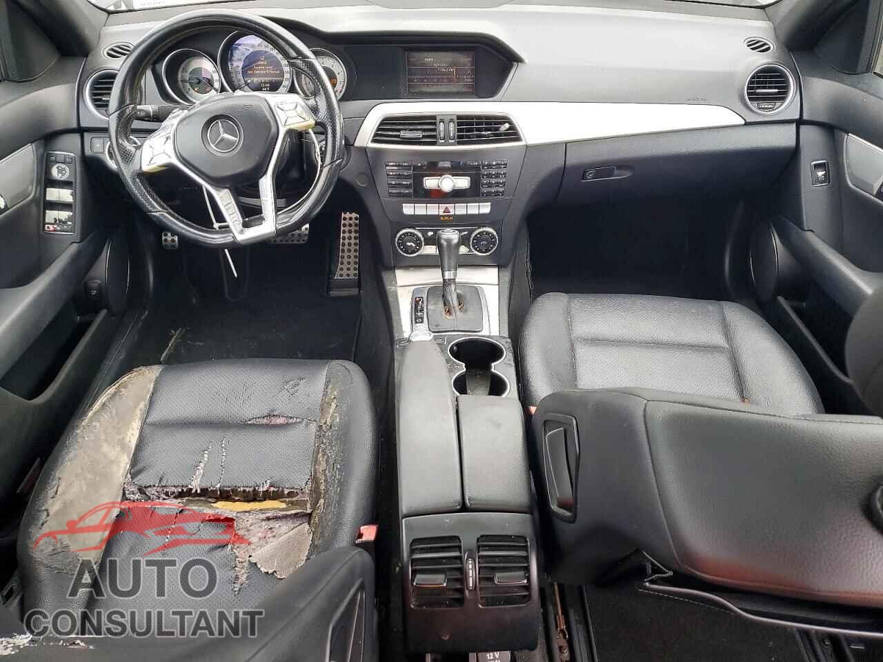 MERCEDES-BENZ C-CLASS 2013 - WDDGF4HB0DR275871