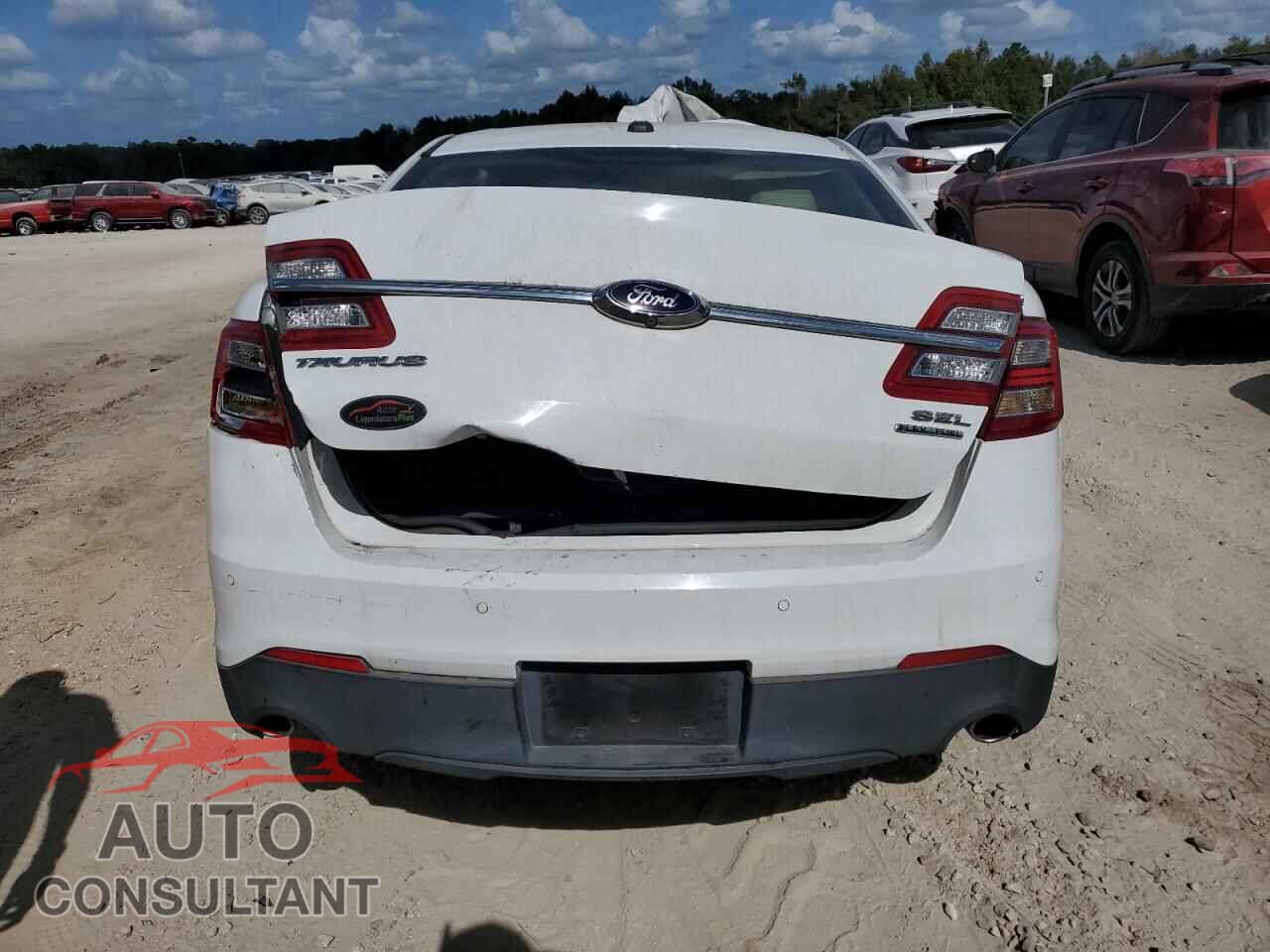 FORD TAURUS 2015 - 1FAHP2E81FG125216