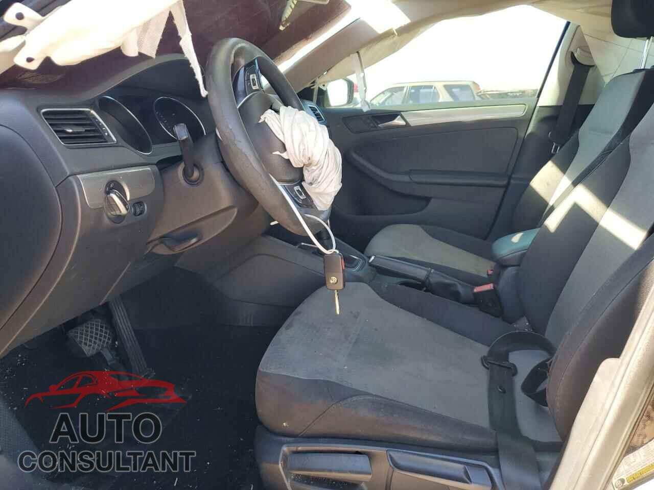 VOLKSWAGEN JETTA 2017 - 3VW2B7AJ0HM227178