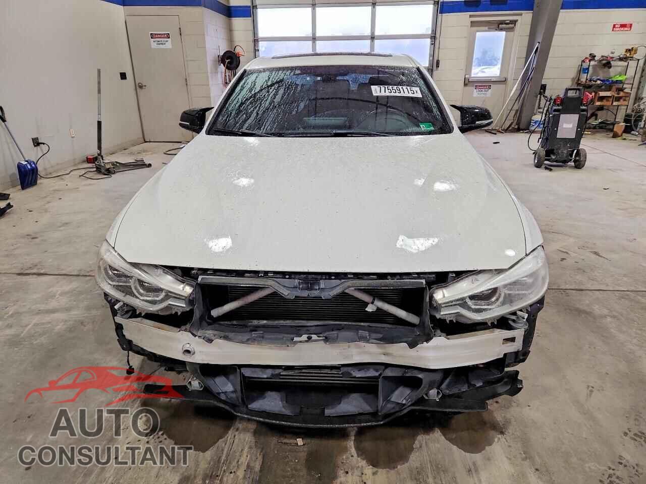 BMW 3 SERIES 2016 - WBA8E9G51GNU28020