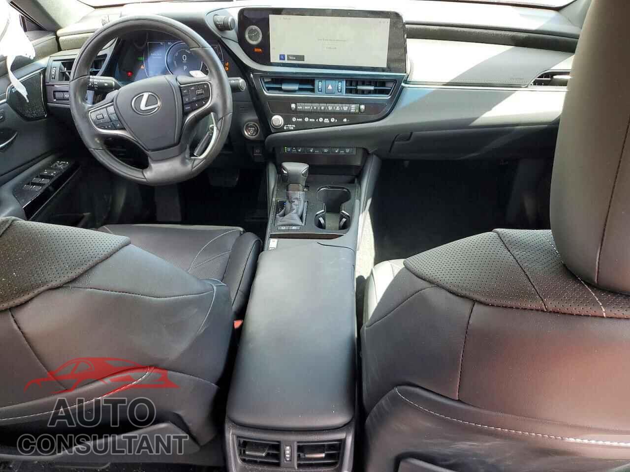 LEXUS ES300 2024 - 58AFA1C11RU040177