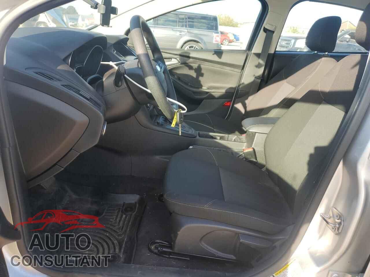 FORD FOCUS 2018 - 1FADP3F23JL309796