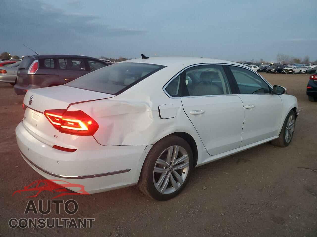 VOLKSWAGEN PASSAT 2018 - 1VWBA7A38JC000929