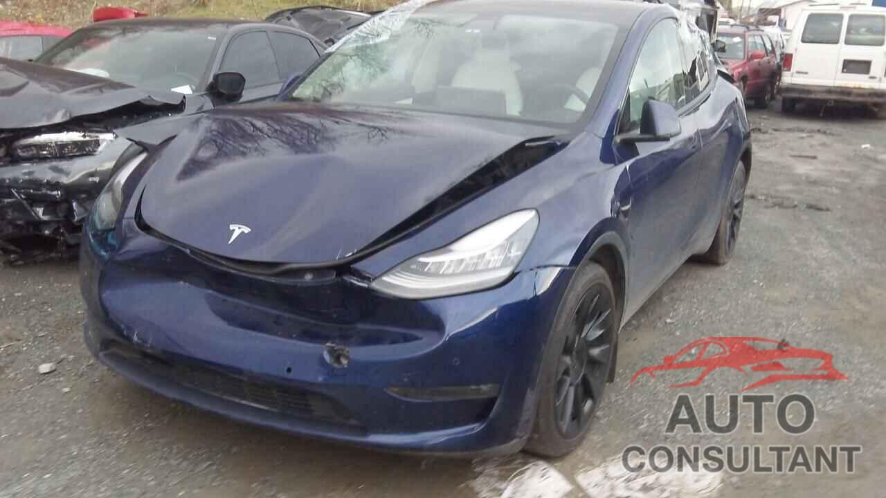 TESLA MODEL Y 2021 - 5YJYGDEEXMF210090