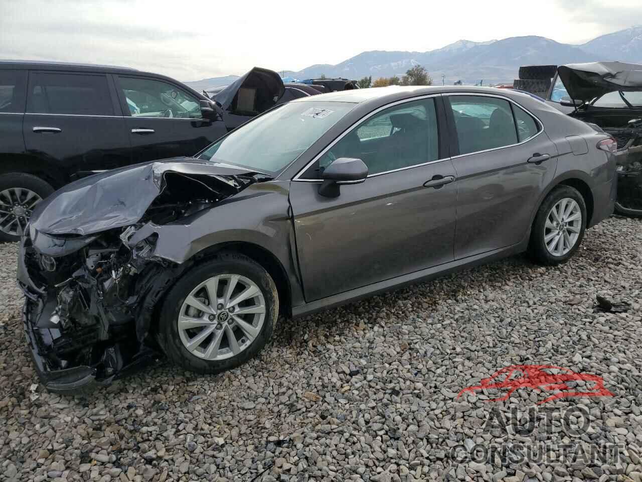 TOYOTA CAMRY 2022 - 4T1C11BK0NU049662
