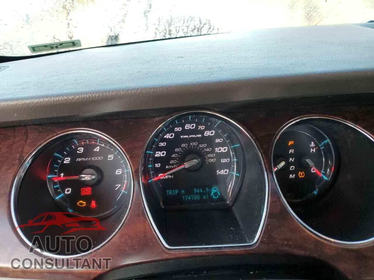 FORD TAURUS 2011 - 1FAHP2FWXBG111449