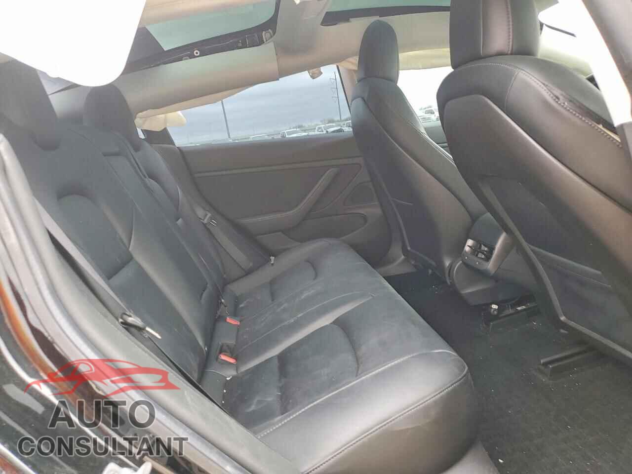 TESLA MODEL 3 2019 - 5YJ3E1EB4KF433601