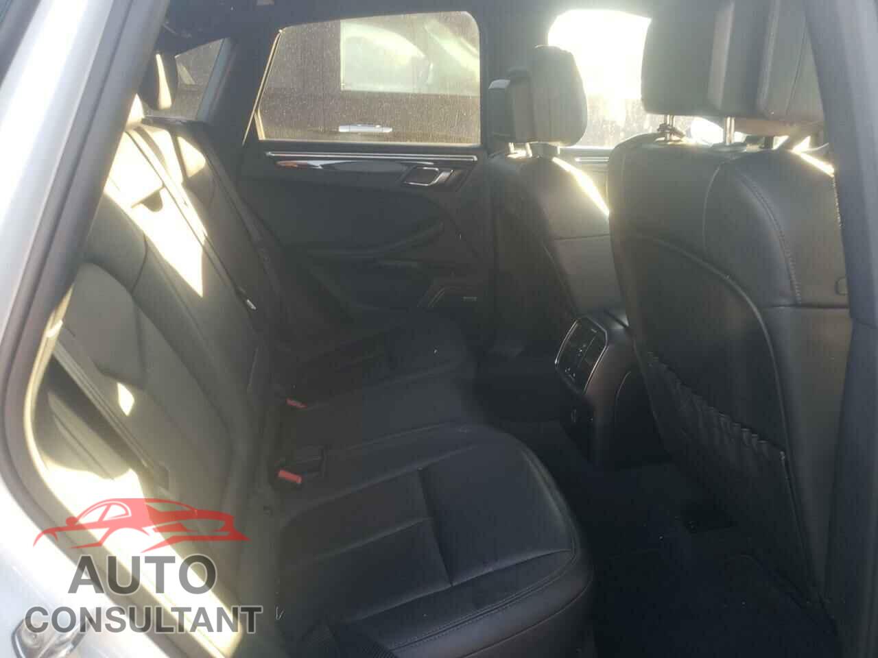 PORSCHE MACAN 2019 - WP1AB2A53KLB33601