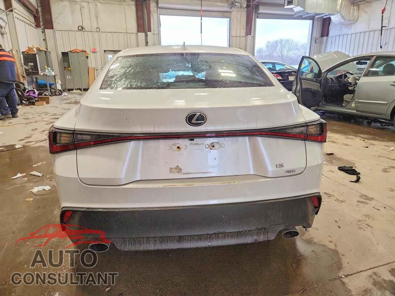 LEXUS IS 300 2021 - JTHC81F29M5045143