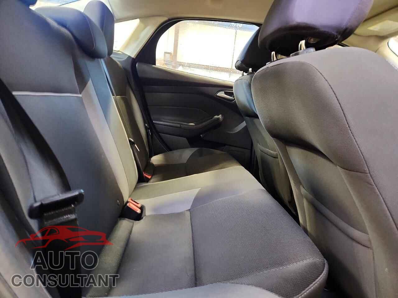 FORD FOCUS 2014 - 1FADP3F29EL303670