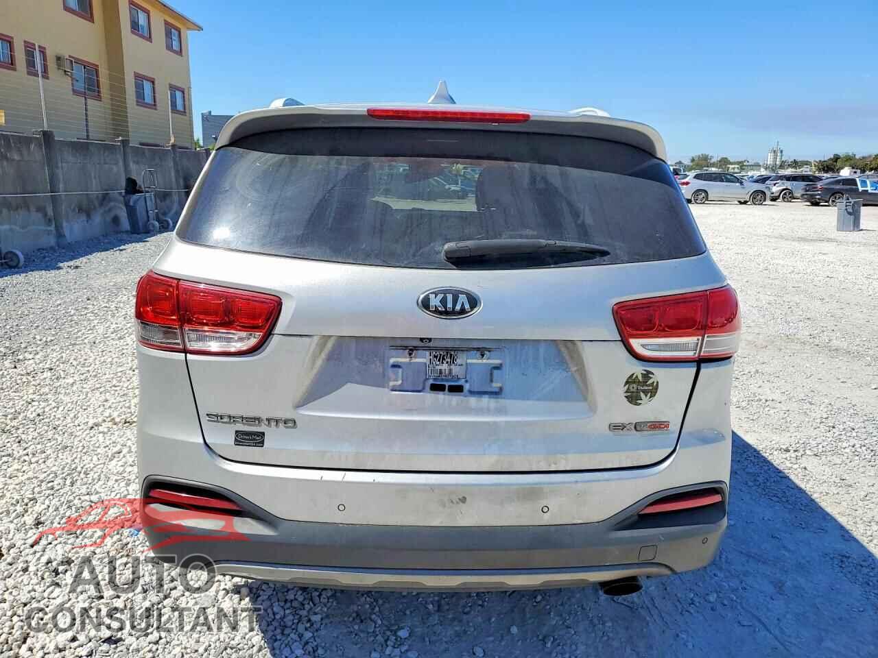 KIA SORENTO 2017 - 5XYPH4A17HG273478