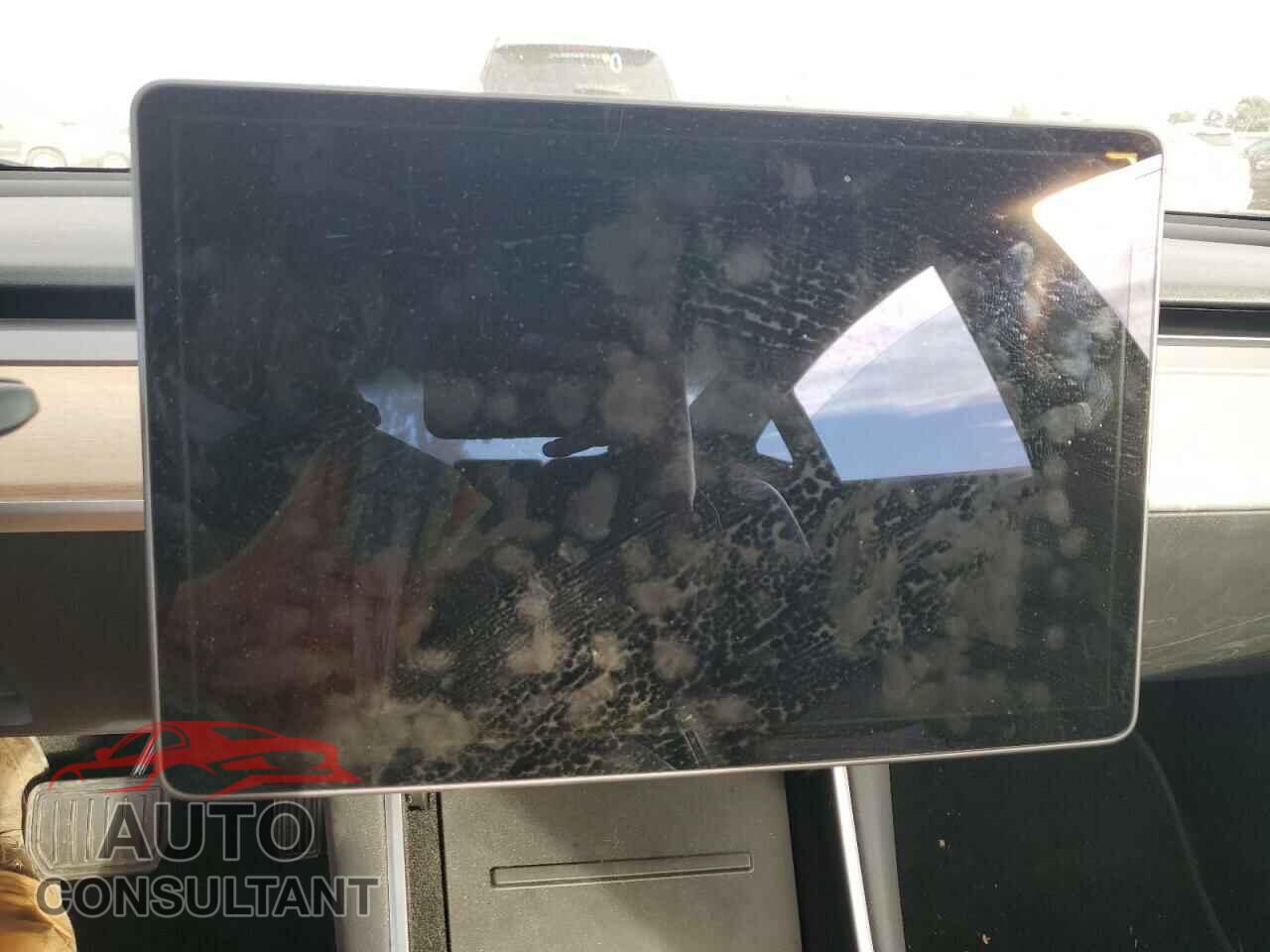 TESLA MODEL 3 2018 - 5YJ3E1EA5JF039630