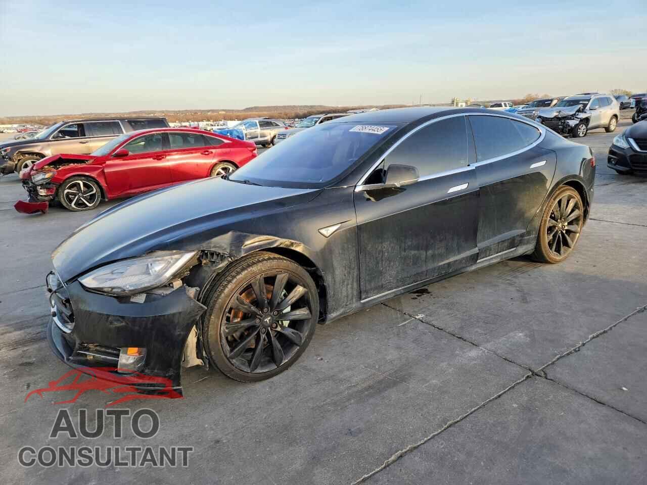 TESLA MODEL S 2014 - 5YJSA1H15EFP52715