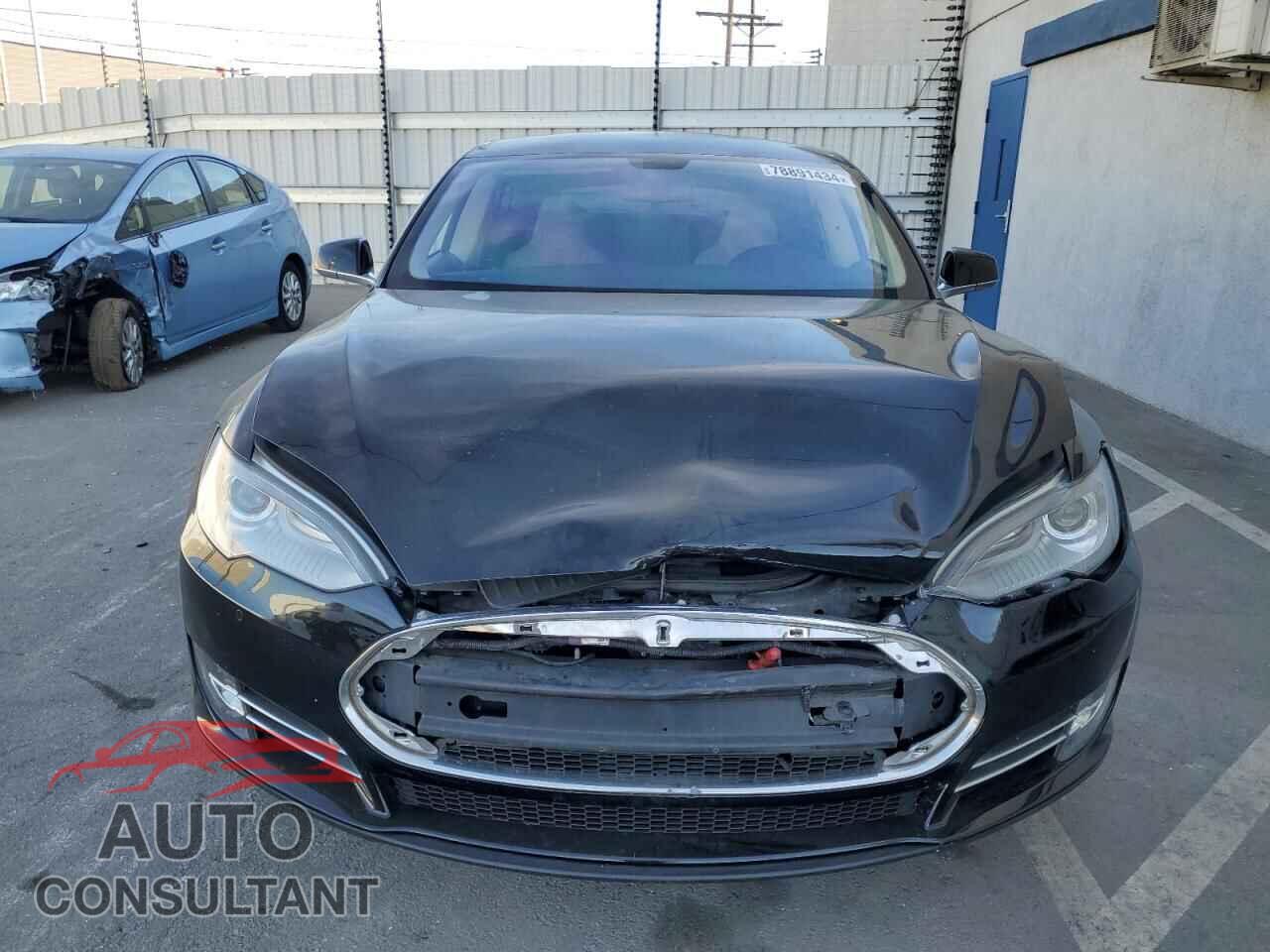 TESLA MODEL S 2014 - 5YJSA1H18EFP33687