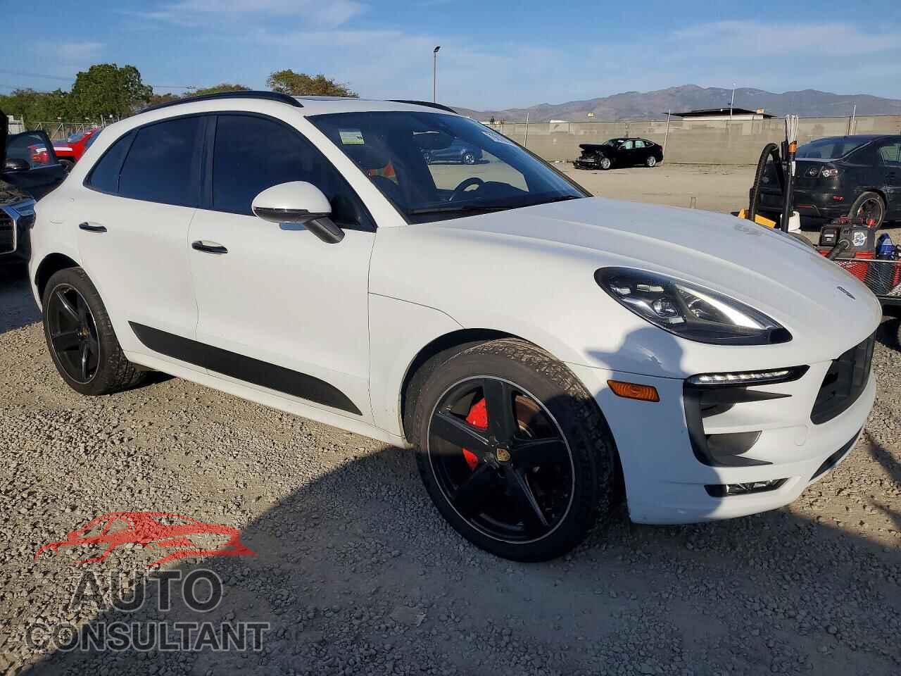 PORSCHE MACAN 2018 - WP1AG2A57JLB62471